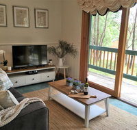 Cockatoo Cottages - Hervey Bay Accommodation