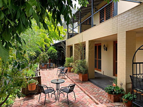 CocknBull Boutique Hotel Echuca - Hervey Bay Accommodation 1