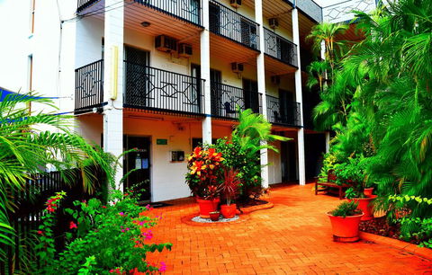 Coconut Grove Holiday Apartments - Hervey Bay Accommodation 1