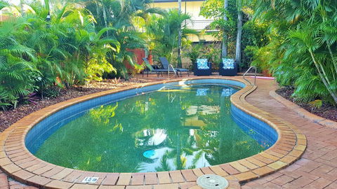 Coconut Grove Holiday Apartments - Hervey Bay Accommodation 0