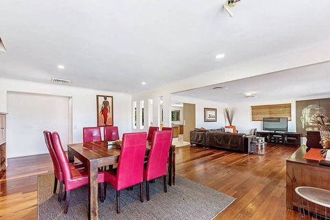 Coconut Grove Holiday House - Tourism Hervey Bay 3