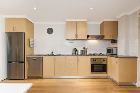 Colin Street Apartment - Tourism Hervey Bay 3