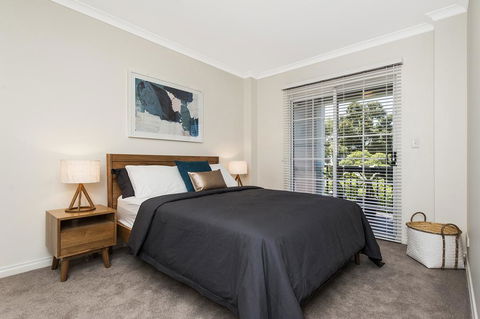 Colin Street Apartment - Tourism Hervey Bay 0