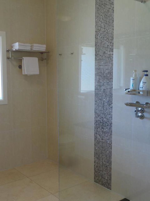 Colin's Garden - Hervey Bay Accommodation 3