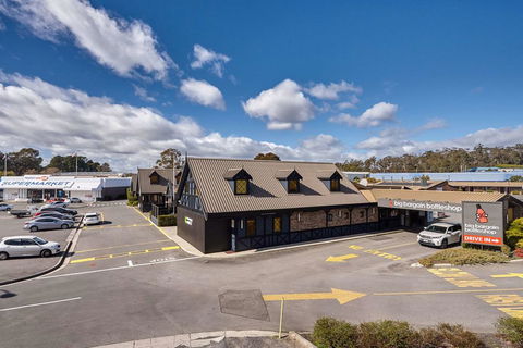 Comfort Hotel Olde Tudor - Tourism Hervey Bay 0