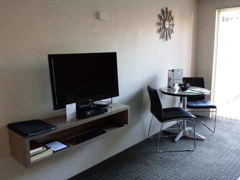 Comfort Inn Towradgi Beach - Hervey Bay Accommodation 0