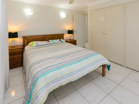 Comfy & Cosy (Upstairs) - Hervey Bay Accommodation 1