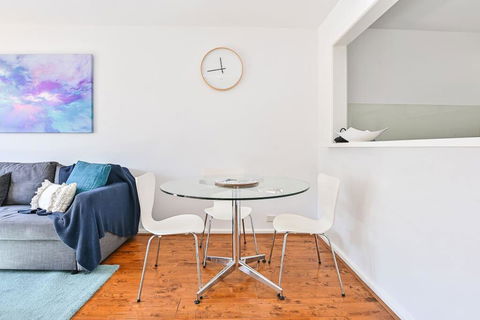 COMO A South Yarra Delight, Car Park And King Bed - Hervey Bay Accommodation 3