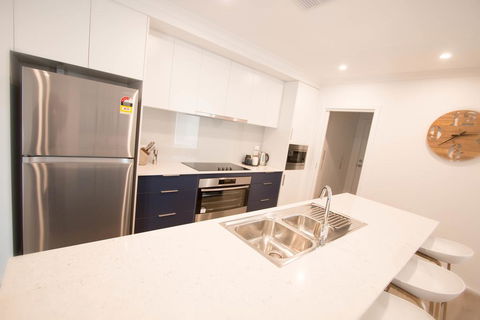 Contemporary Esprit With River Reserve Access - Tourism Hervey Bay 3
