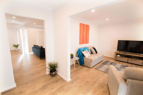 Contemporary Esprit With River Reserve Access - Tourism Hervey Bay 1