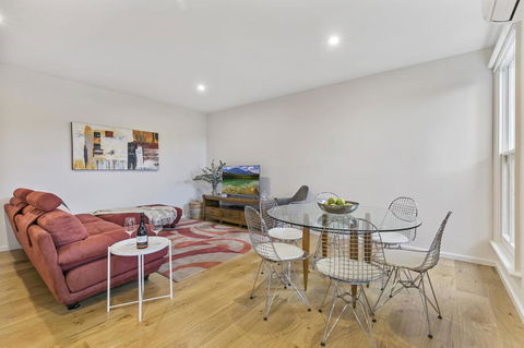 Convenient And Quiet In Sophisticated Malvern - Hervey Bay Accommodation 0