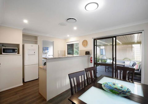 Convenient Location, Close To Tuggerah Lake - Hervey Bay Accommodation 1