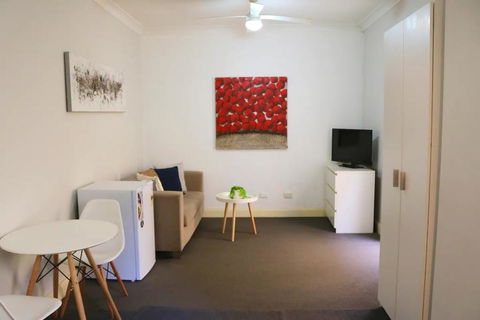 Convenient Studio In Kings Cross - Hervey Bay Accommodation 3