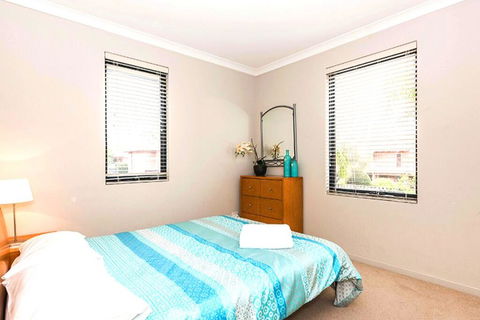 Coode Street Townhouse - Tourism Hervey Bay 2