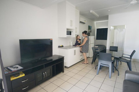 Cool Palms Motel - Hervey Bay Accommodation 1