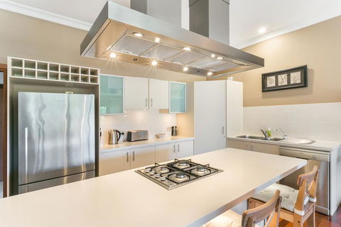 Coolabah - Hervey Bay Accommodation 1