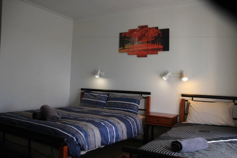 Coolgardie GoldRush Motels - Hervey Bay Accommodation 2
