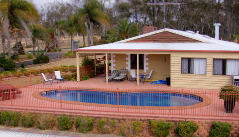 Copper Country Motor Inn & Restaurant - Hervey Bay Accommodation 1
