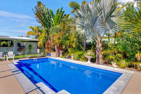 Coral Inn Boutique Hotel - Hervey Bay Accommodation 1