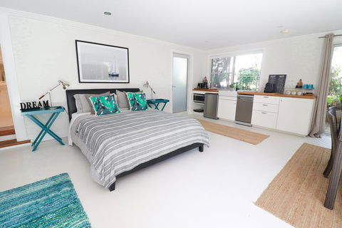 Corella Studio Apartment In Raffetys Resort - Tourism Hervey Bay 2