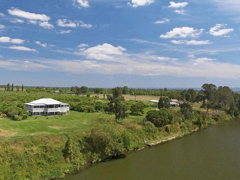 Cornwallis House - Tourism Hervey Bay 1