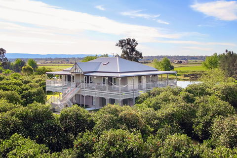 Cornwallis House - Tourism Hervey Bay 0