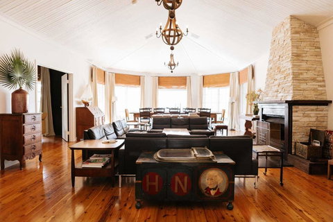 Corunna Station Country House - Hervey Bay Accommodation 2