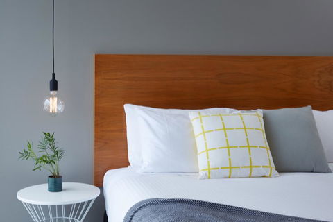 Cosmopolitan Hotel Melbourne - Hervey Bay Accommodation 0