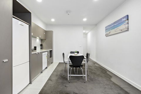 Cosmopolitan Hotel Melbourne - Hervey Bay Accommodation 1