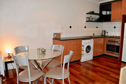 Cosy 1 Bedroom Apartment In Trendy Northcote - Tourism Hervey Bay 2