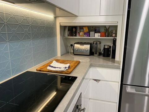 Cosy Backyard Apartment Close To Miami Beach - Hervey Bay Accommodation 2