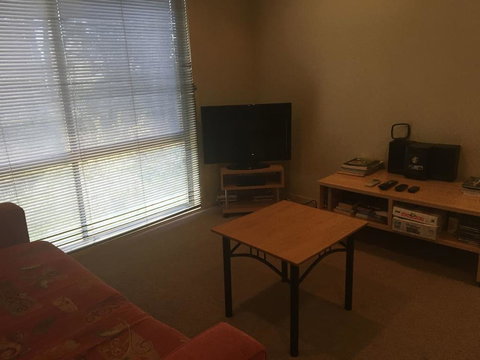 Cottage 1 Relax And Self Isolate In With Hot Tub - Hervey Bay Accommodation 2