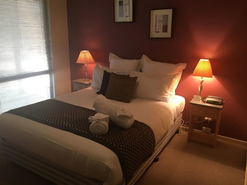 Cottage 1 Relax And Self Isolate In With Hot Tub - Hervey Bay Accommodation 0