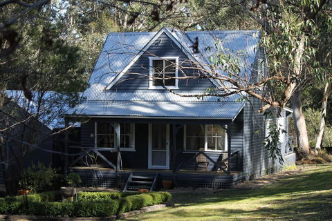 Cottage At 31 - Hervey Bay Accommodation 0