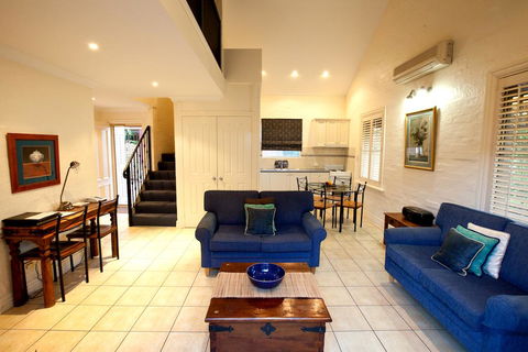 Country Apartments - Hervey Bay Accommodation 0