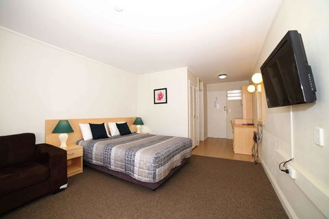 Country Gardens Motel - Hervey Bay Accommodation 0