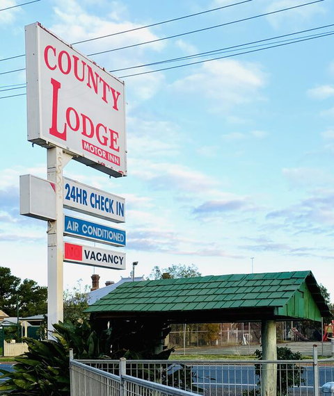County Lodge Motor Inn - Hervey Bay Accommodation 3