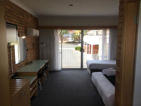 Court Street Motel - Hervey Bay Accommodation 0