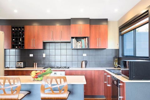 Cove View Retreat - Hervey Bay Accommodation 3