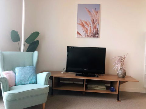 Cozy & Convenient 1Bdr Aparment + FREE Parking - Hervey Bay Accommodation 2