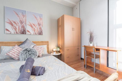 Cozy 3BR Sleep8 Apt 1min WalkTo Train Bus Shopping - Hervey Bay Accommodation 0