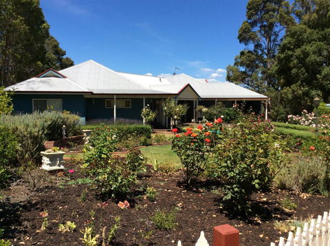 Crabapple Lane - Hervey Bay Accommodation 0