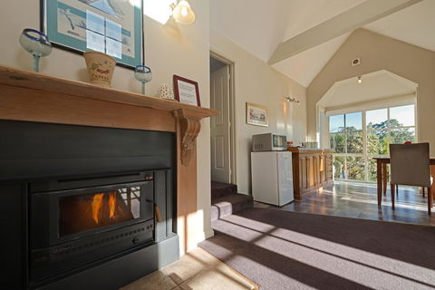 Crabtree Riverfront Cottages - Hervey Bay Accommodation 1