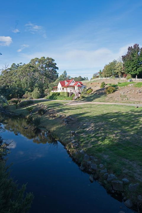 Crabtree Riverfront Cottages - Hervey Bay Accommodation 3