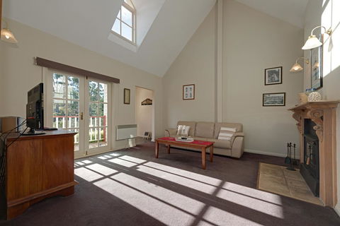 Crabtree Riverfront Cottages - Hervey Bay Accommodation 2