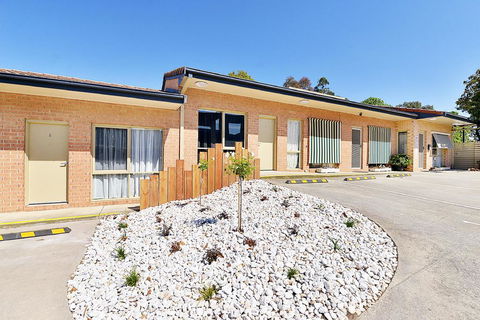 Cranbourne Motor Inn - Hervey Bay Accommodation 0