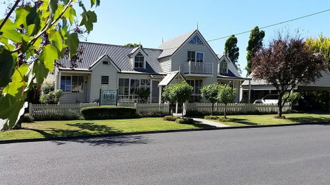 Creek Cottage Bed And Breakfast - Hervey Bay Accommodation 0