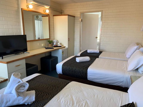 Crest Motor Inn - Tourism Hervey Bay 3