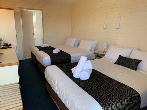 Crest Motor Inn - Tourism Hervey Bay 2