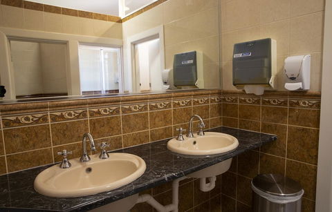 Criterion Hotel Gundagai - Hervey Bay Accommodation 2